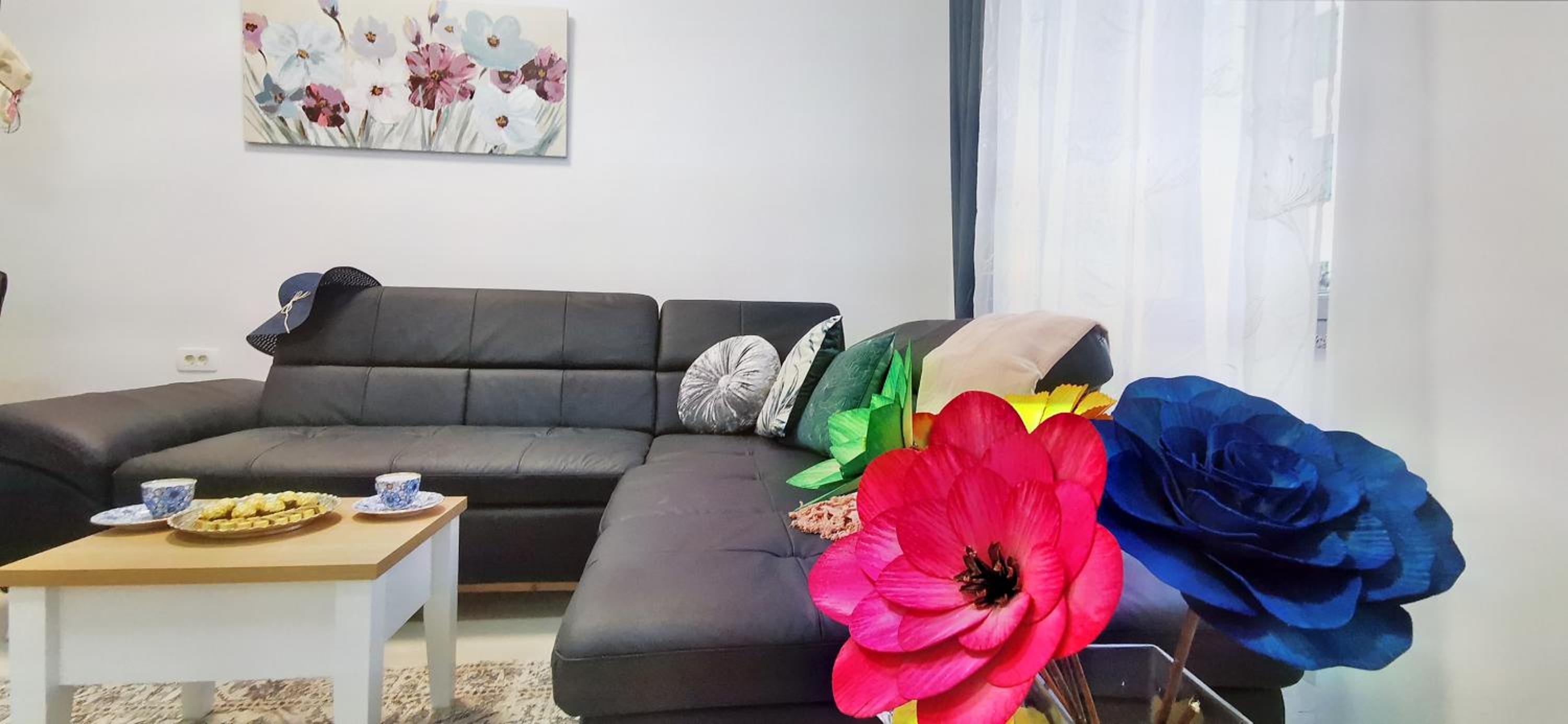 Elegance Suite - "100m from the Beach with Free Parking and Garden" view 3