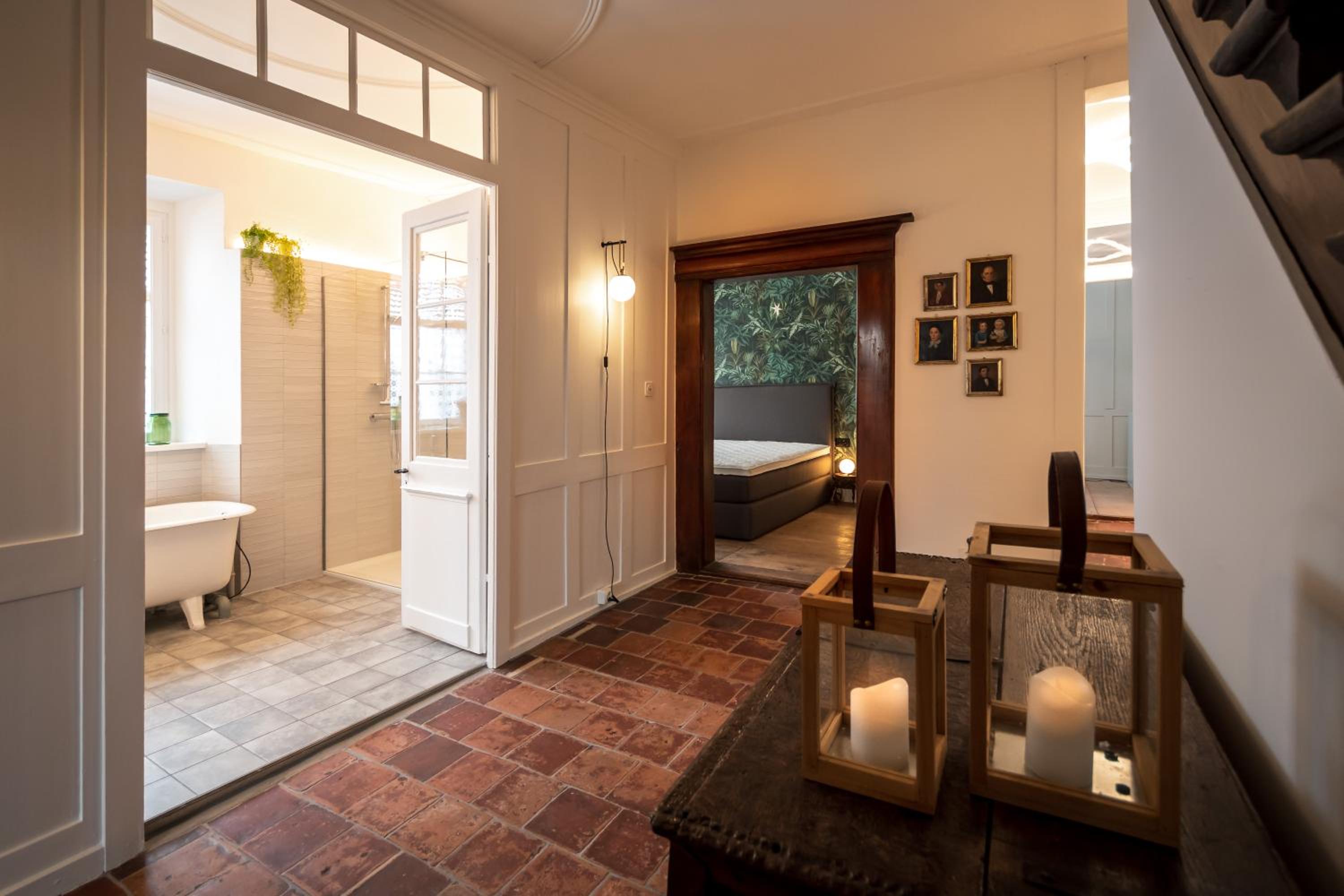 JACOB 1808. fine historic town apartments
