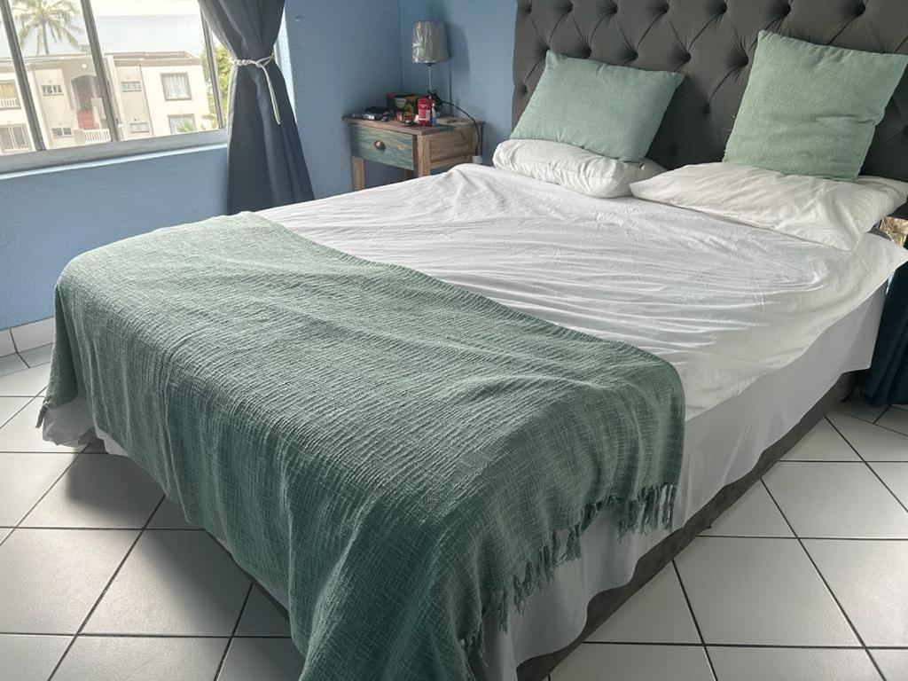 205 Laguna lacrete view 2