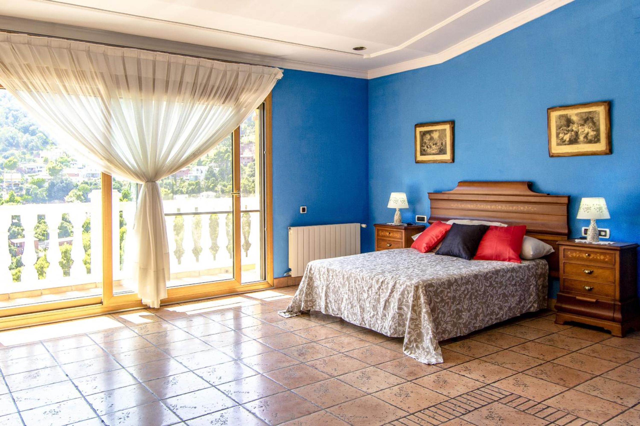 Catalunya Casas Spacious, Sublime Villa just 15km to Barcelona! view 3