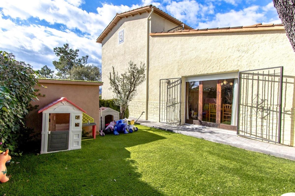 Catalunya Casas Unique Costa Brava Abode with train access to BCN