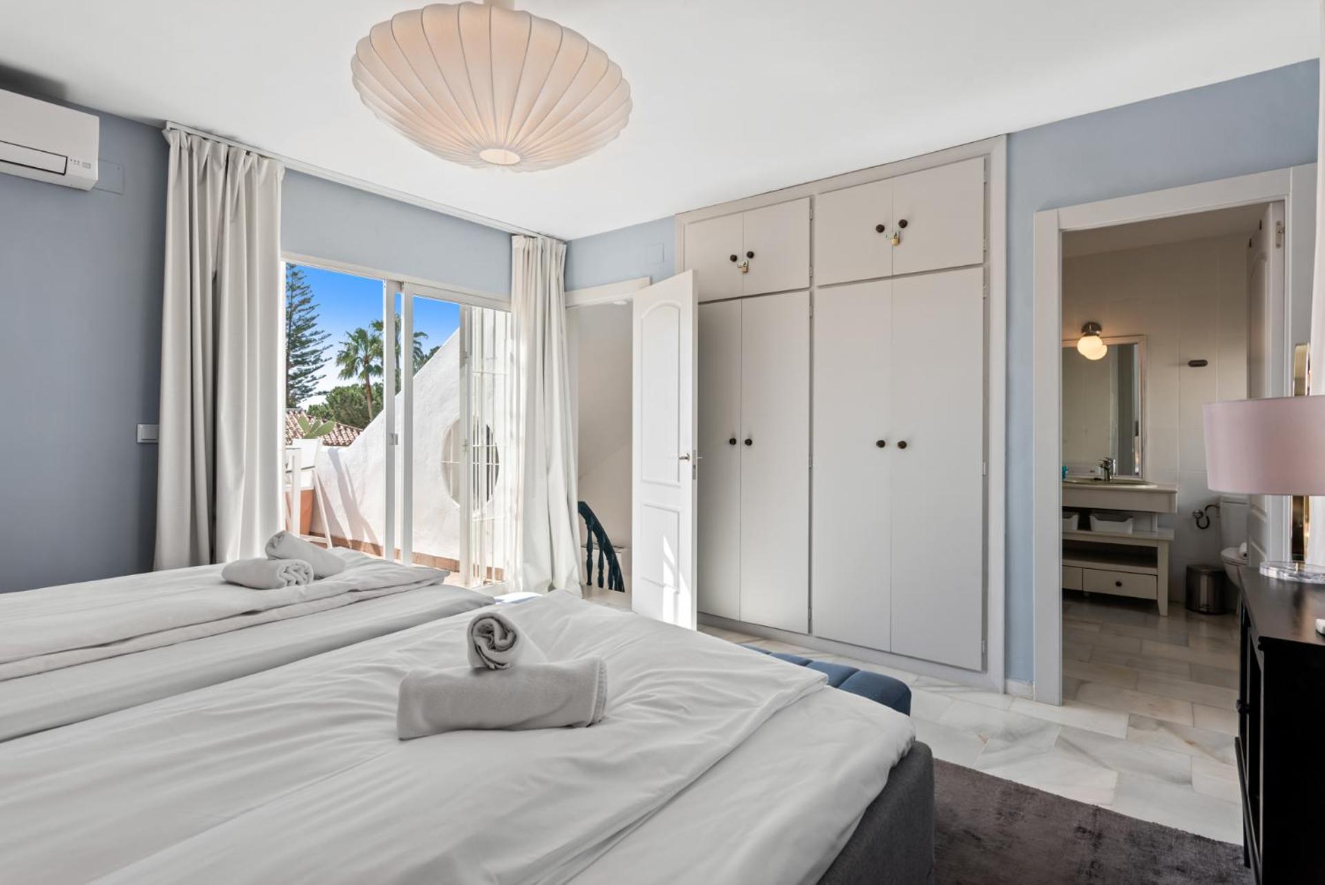Townhouse with pool by Costarentals- Ref 199 view 4