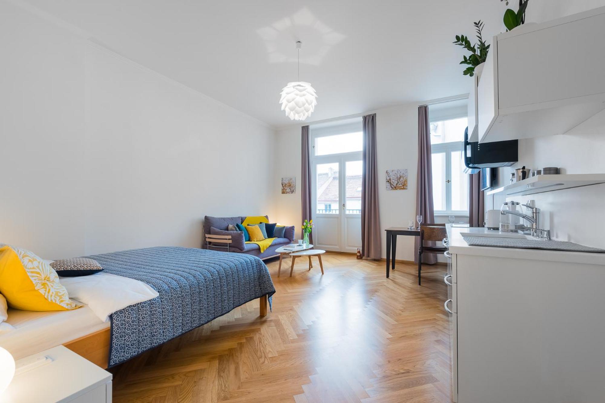 Beautiful Mala Strana Studios by easyBNB