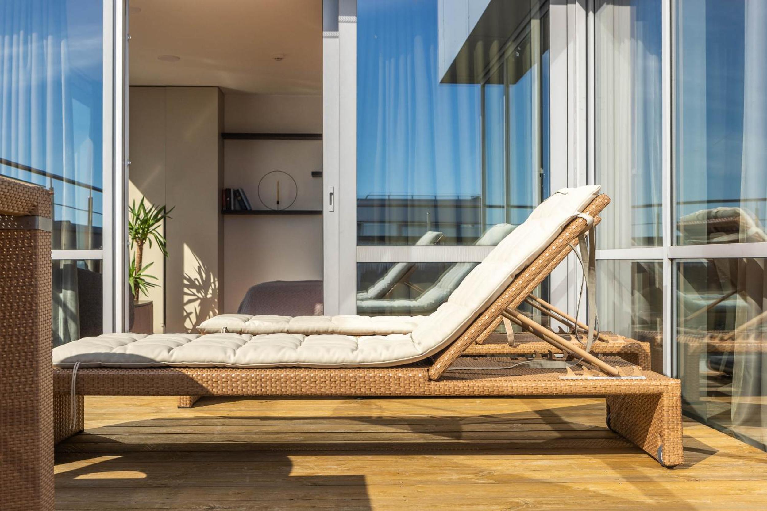 Elija Penthouse with Sea View & Terrace - Near Beach - Free Parking