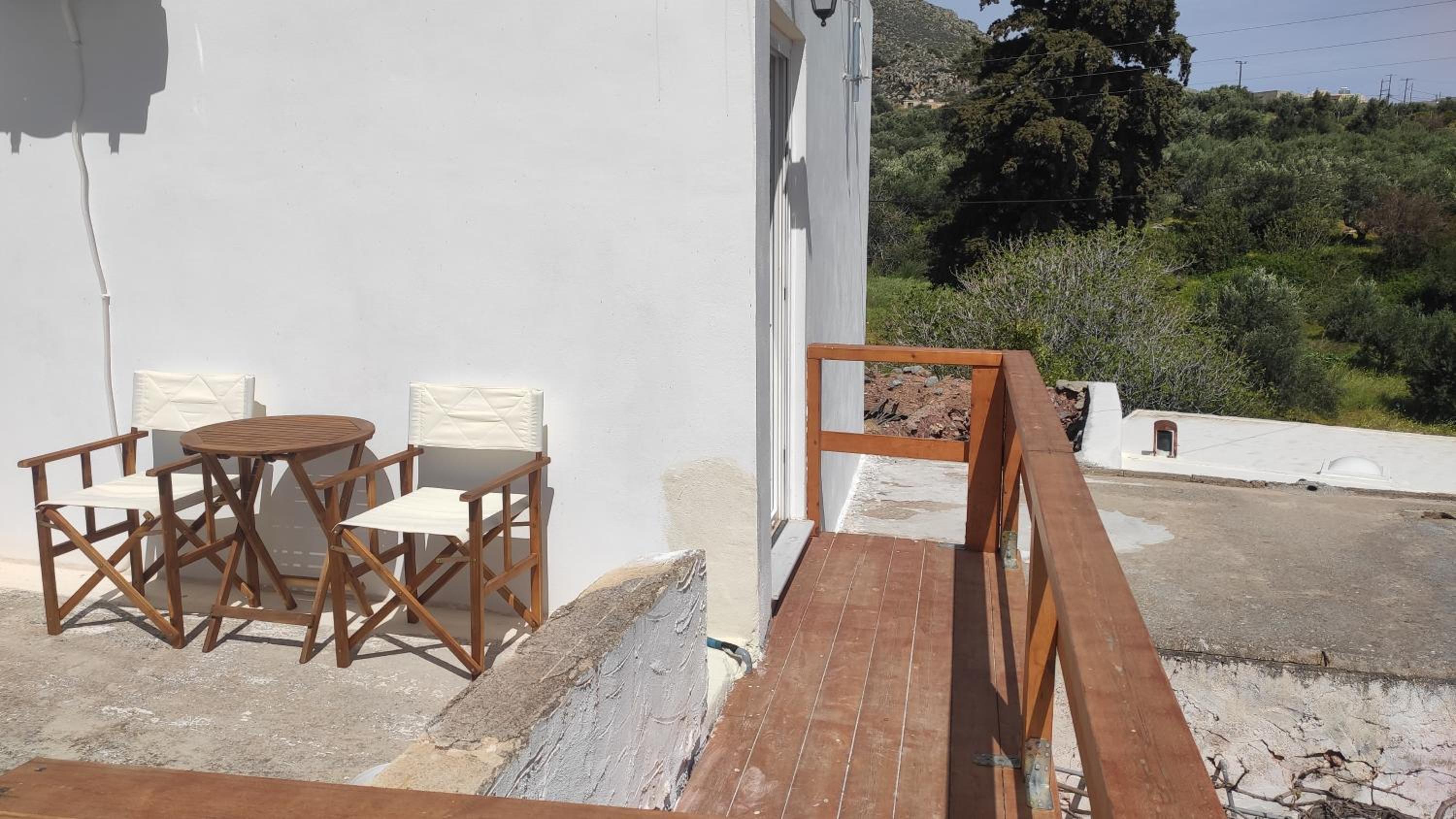 Tsitsinos maisonette house
