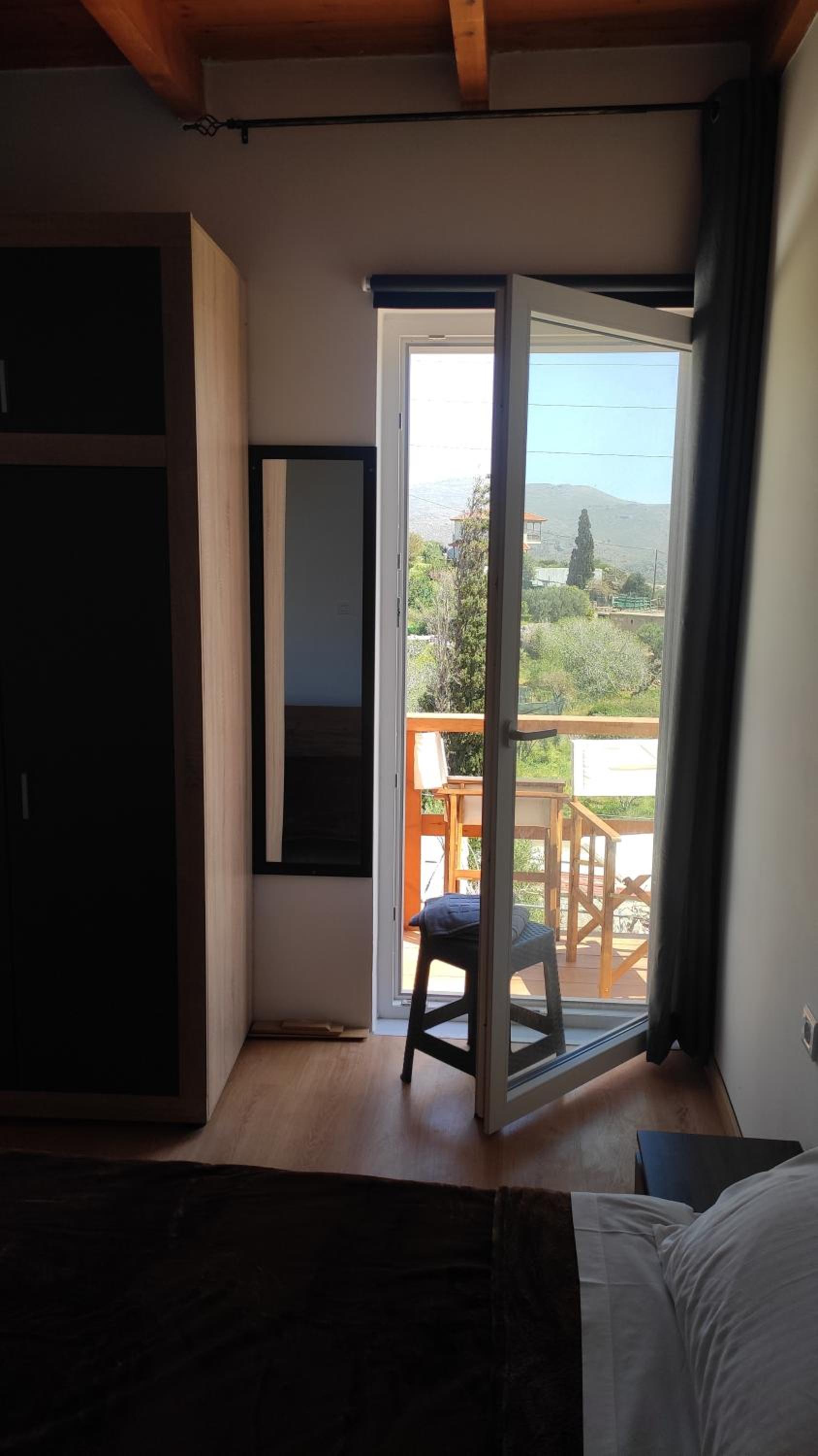 Tsitsinos maisonette house