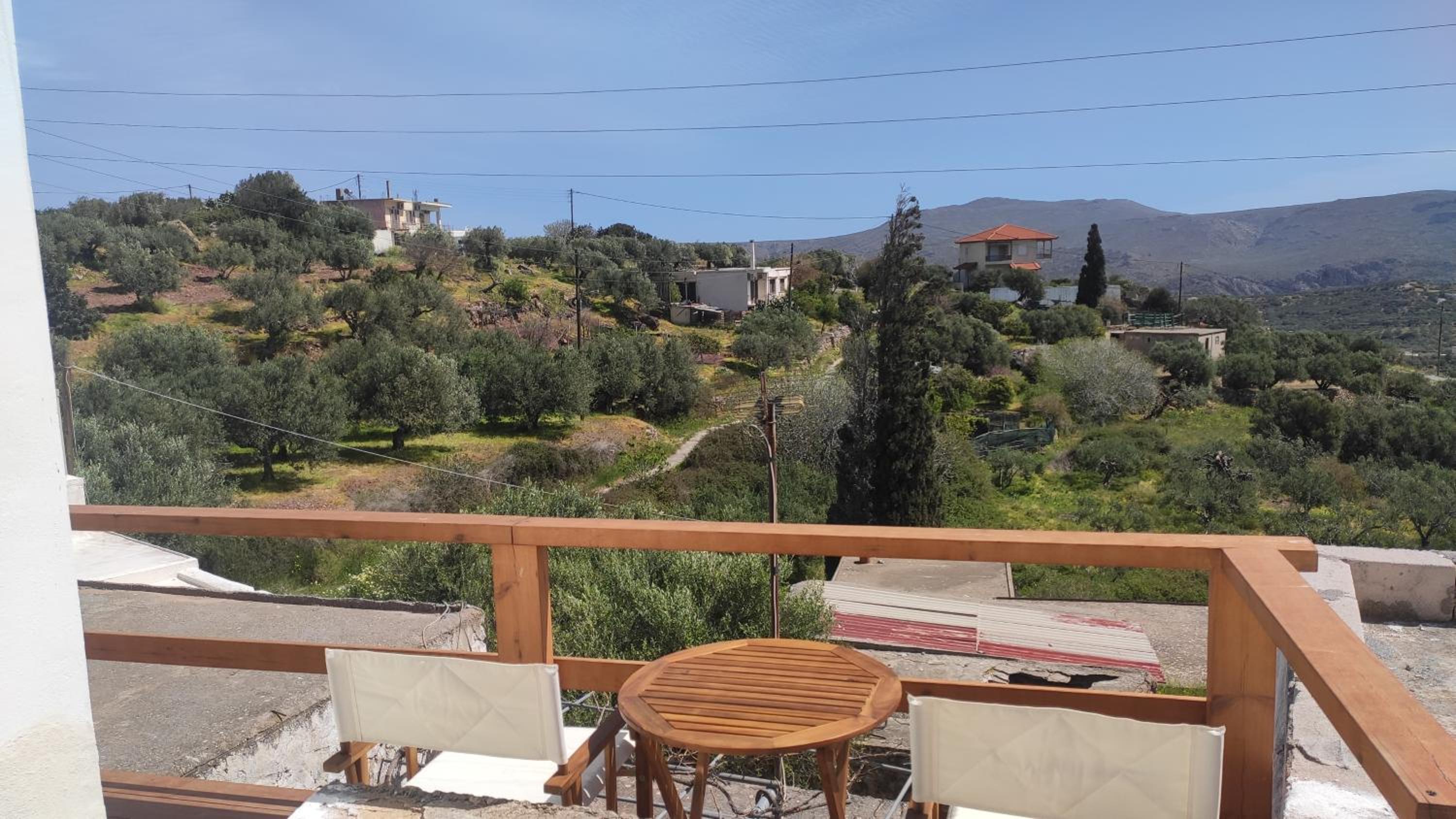 Tsitsinos maisonette house