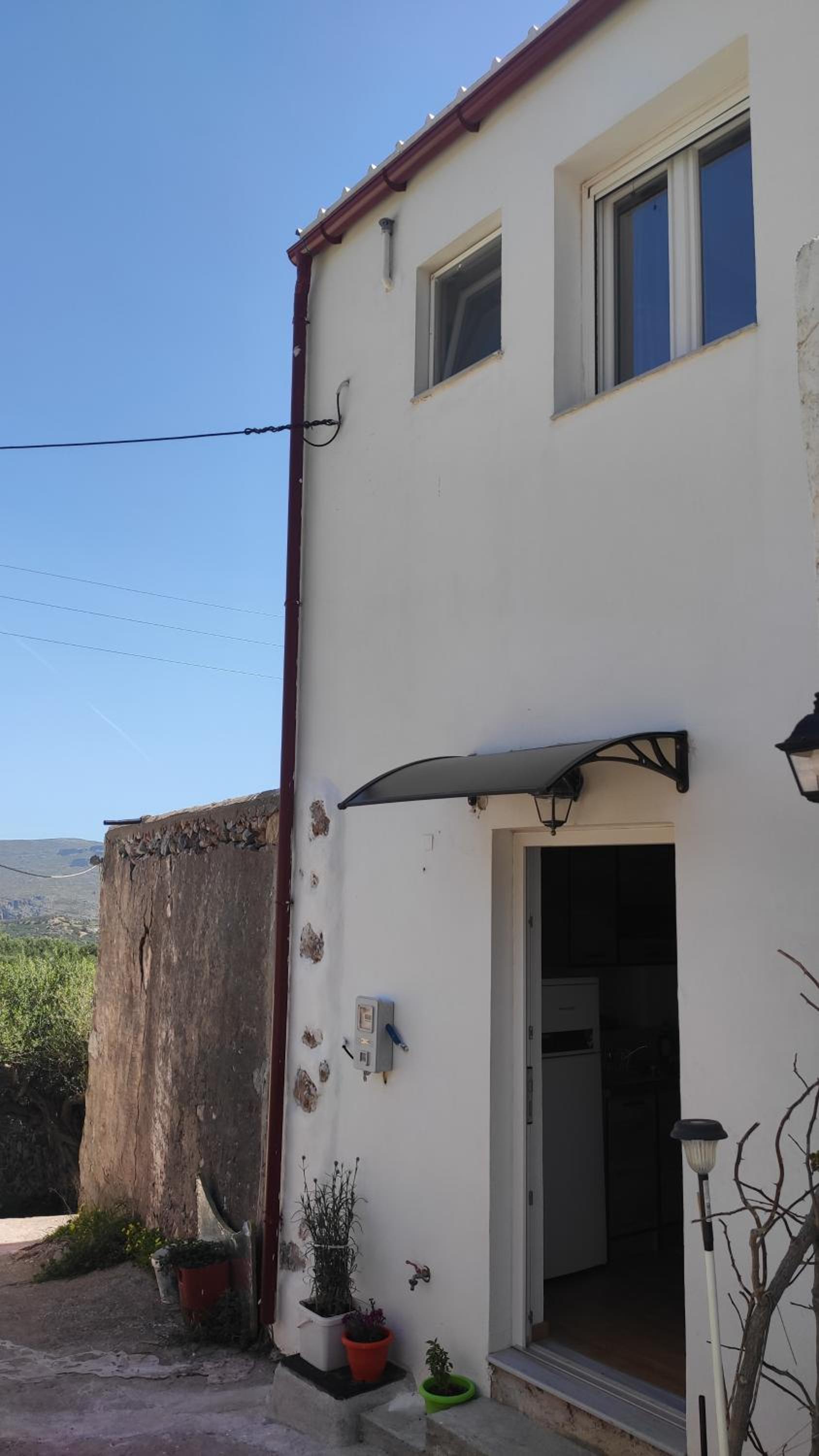 Tsitsinos maisonette house