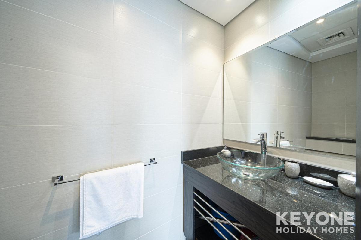KeyOne - 1BR in Cayan Tower