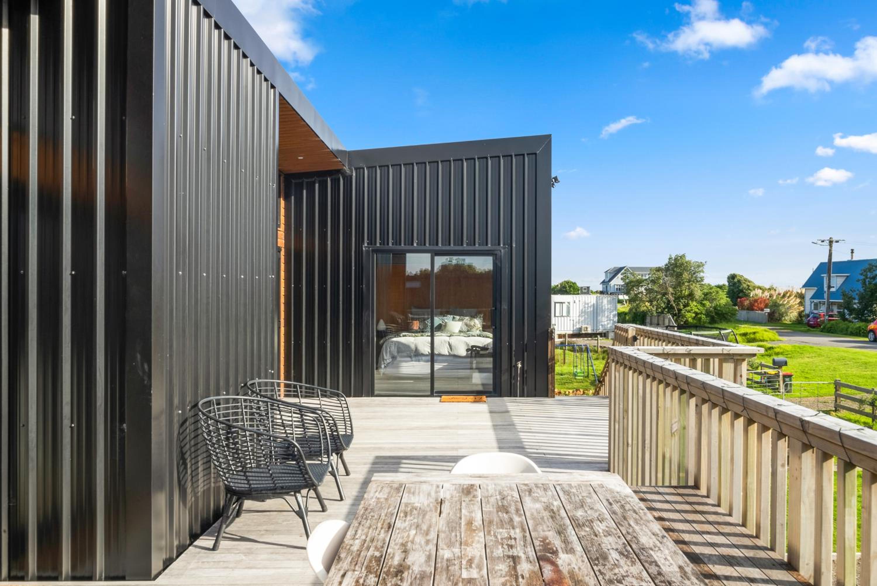 Beachside Sanctuary - Otaki Beach Holiday Home