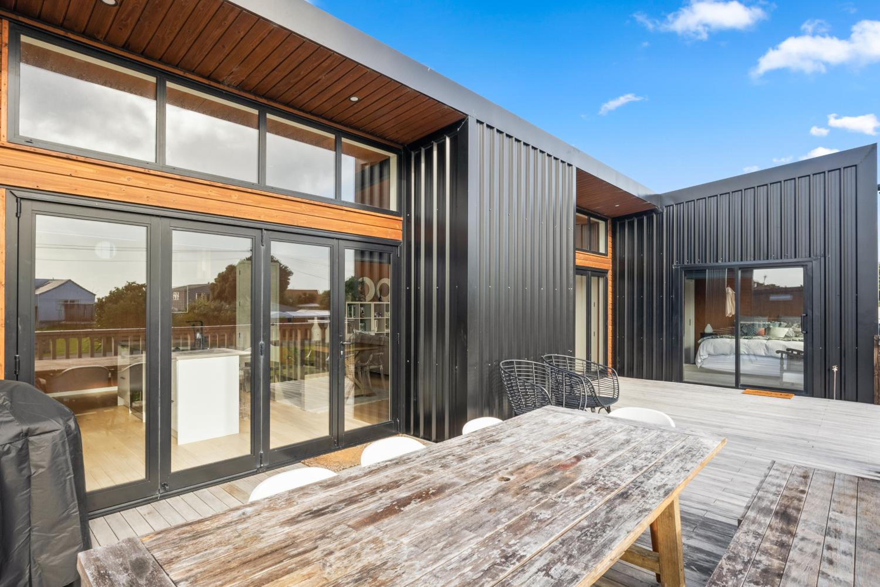 Beachside Sanctuary - Otaki Beach Holiday Home