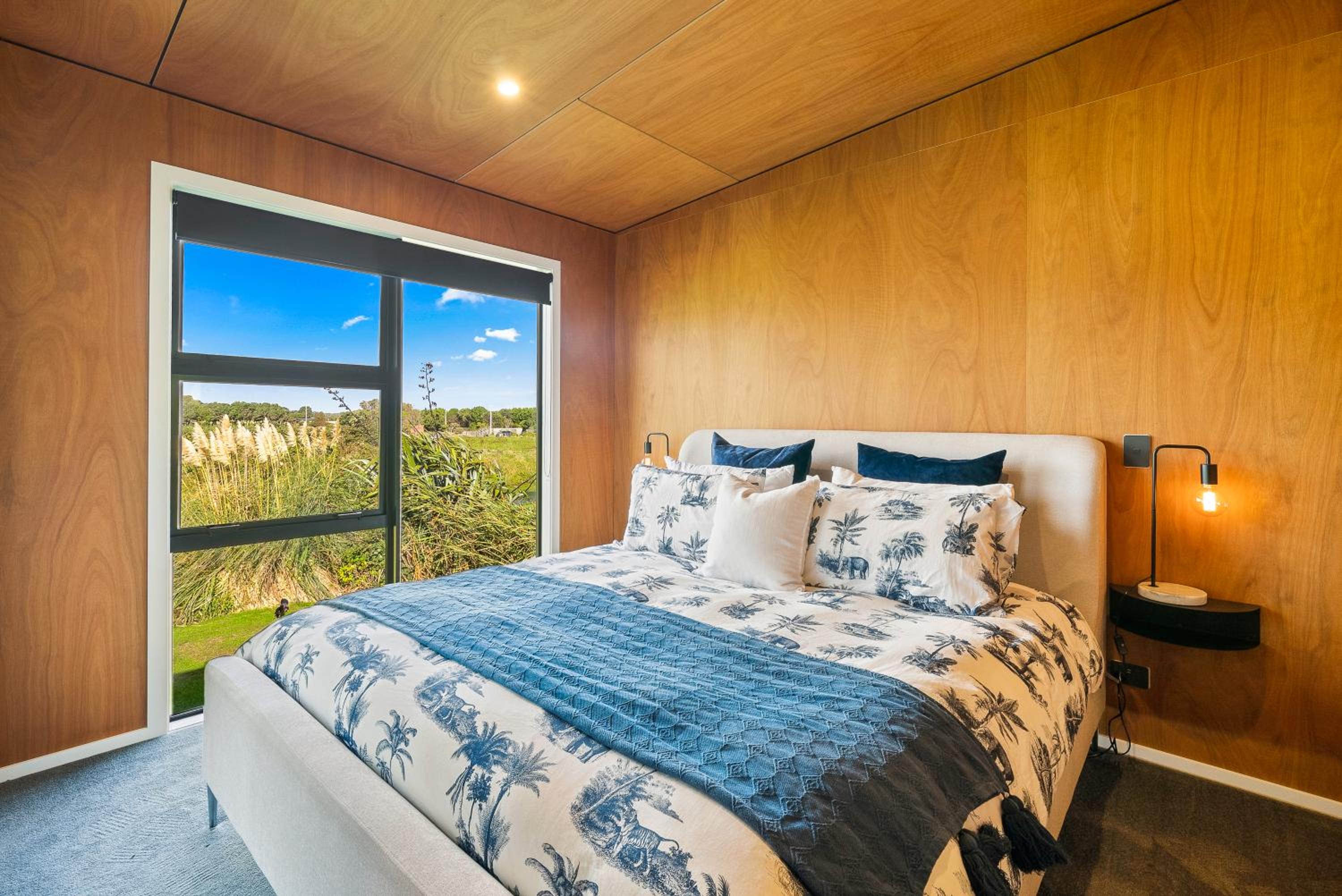 Beachside Sanctuary - Otaki Beach Holiday Home