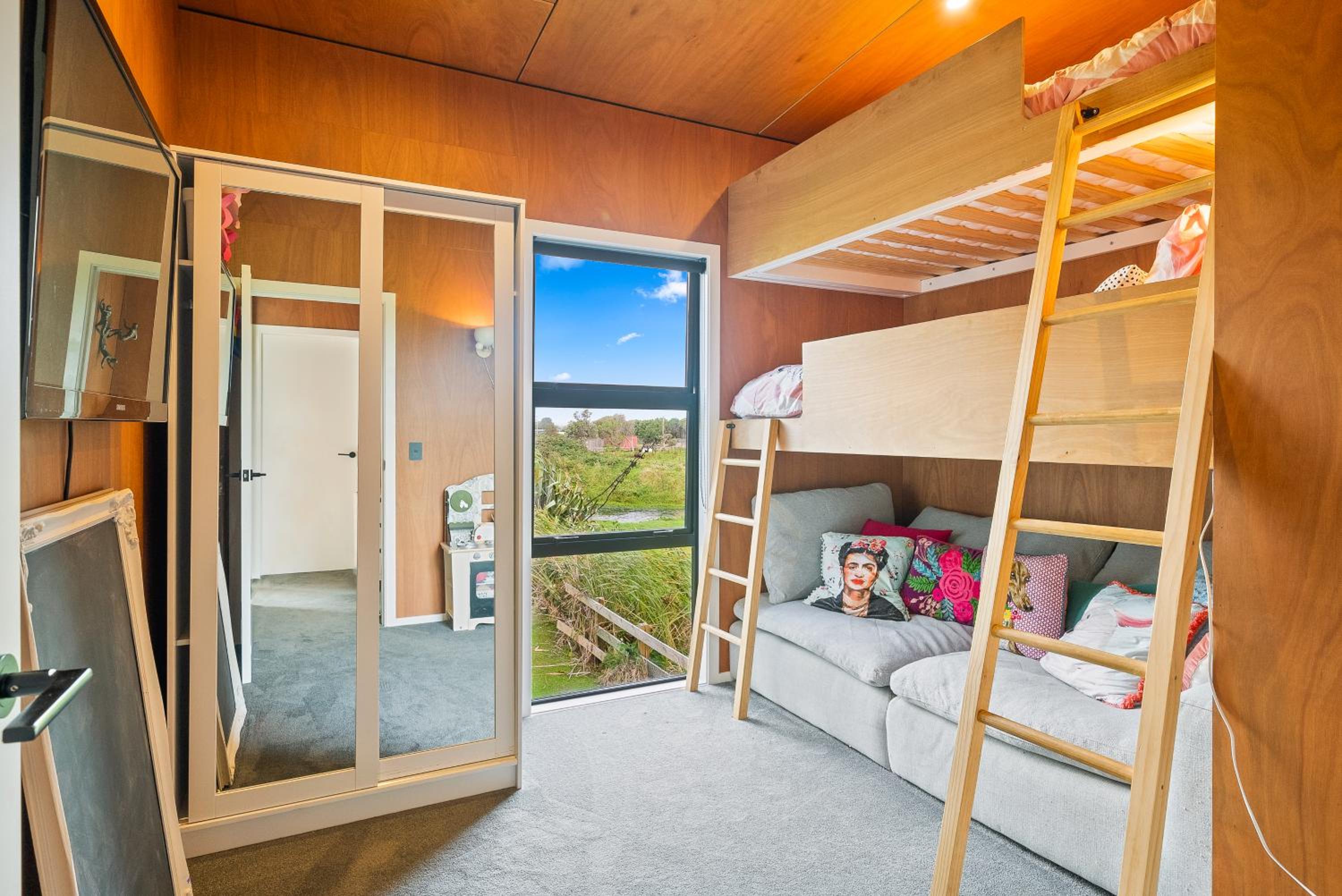 Beachside Sanctuary - Otaki Beach Holiday Home