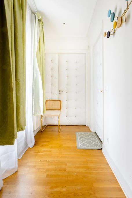 Premium studio 2 minutes walk from Champs-Elysees