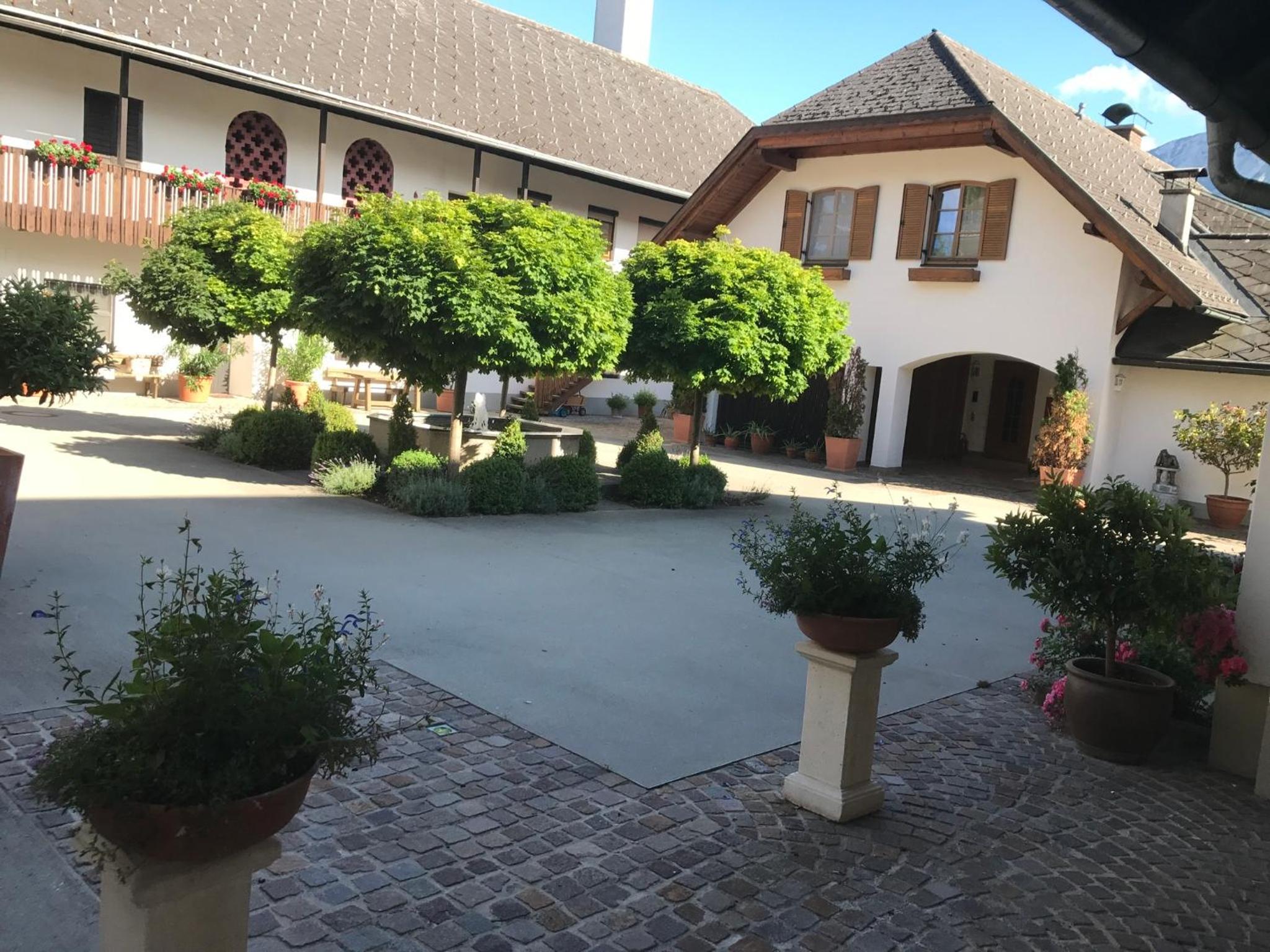 Stylische Gartenwohnung mit Bergblick