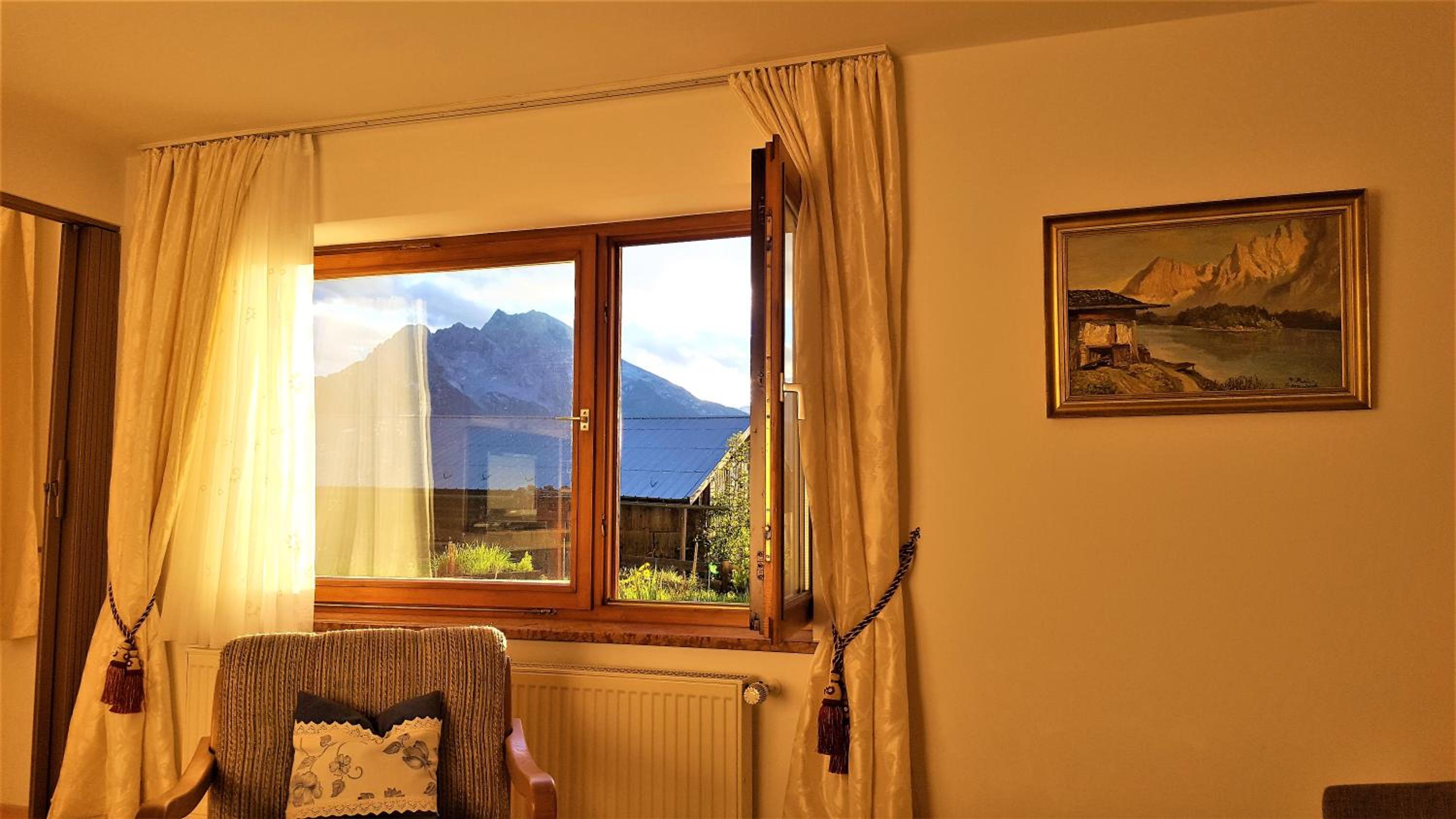 4 Bergpanorama mit herrlicher alpinen Almlandschaft für absolute Nichtraucher