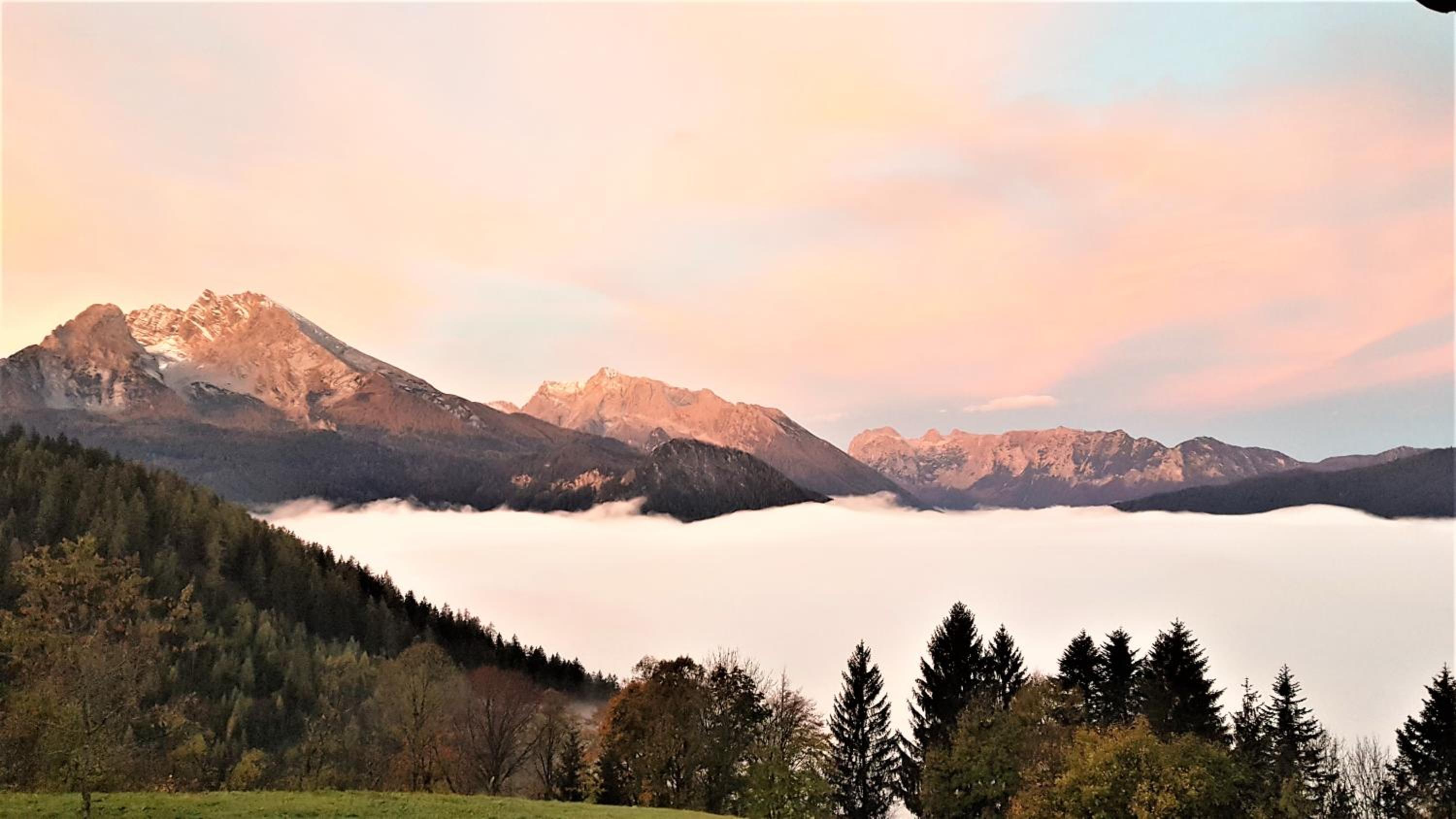 3 Bergpanorama und atenberaubende alpine Almlandschaft für absolute Nichtraucher