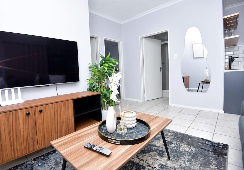 Comfy Hatfield Appartment view 5
