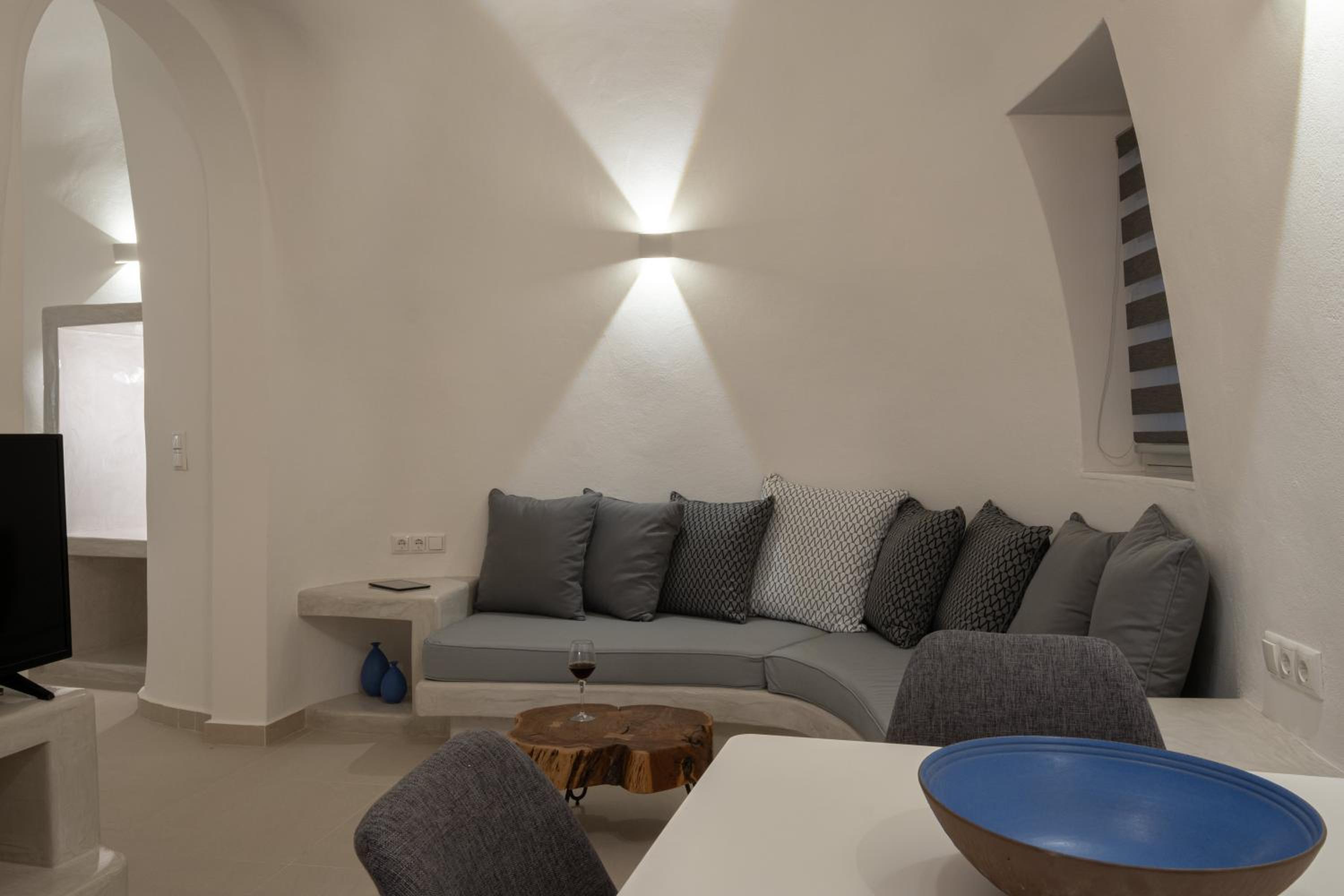 Santoterra Antigua Suites