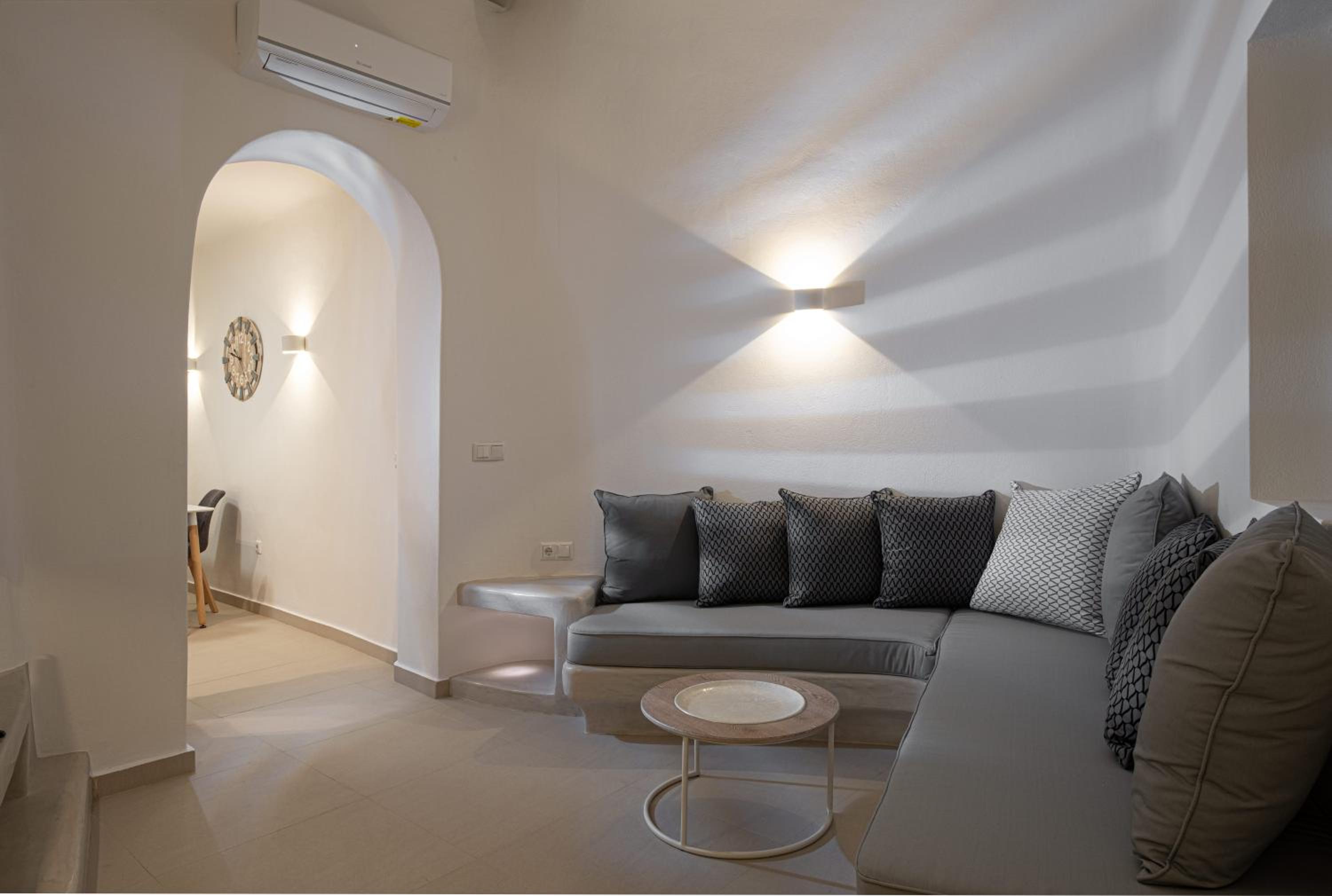 Santoterra Antigua Suites