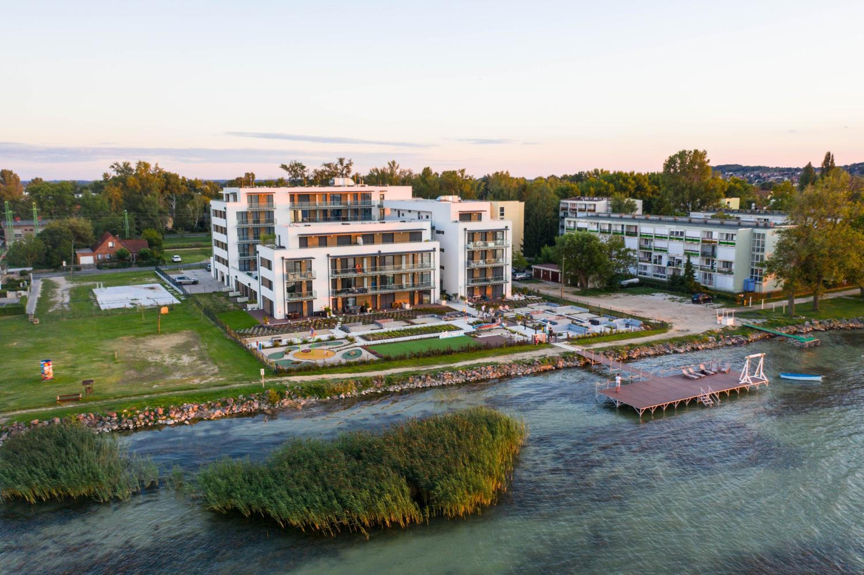 Sunset Resort 311