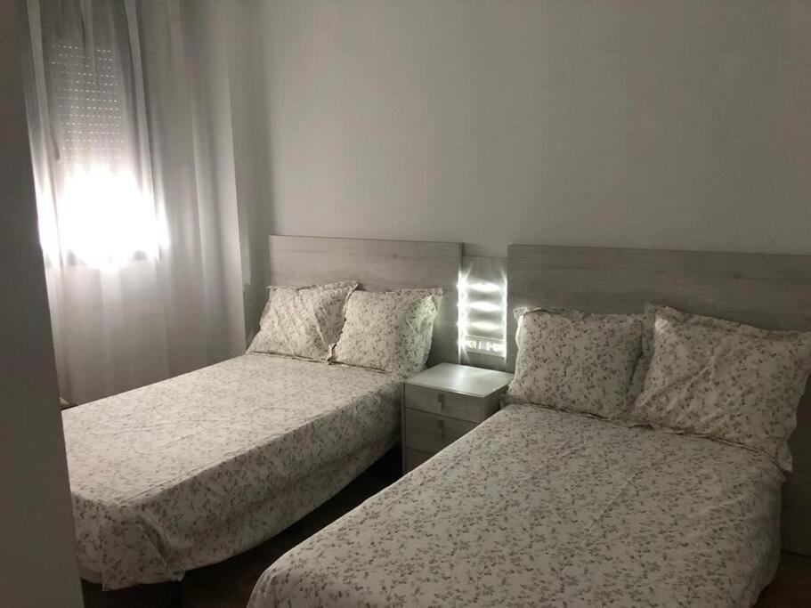 Apartamento en Granada de nueva construcción con A/C y WIFI view 2