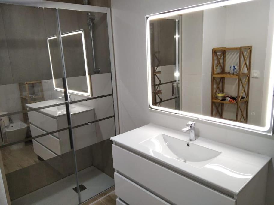 Apartamento en Granada de nueva construcción con A/C y WIFI view 4