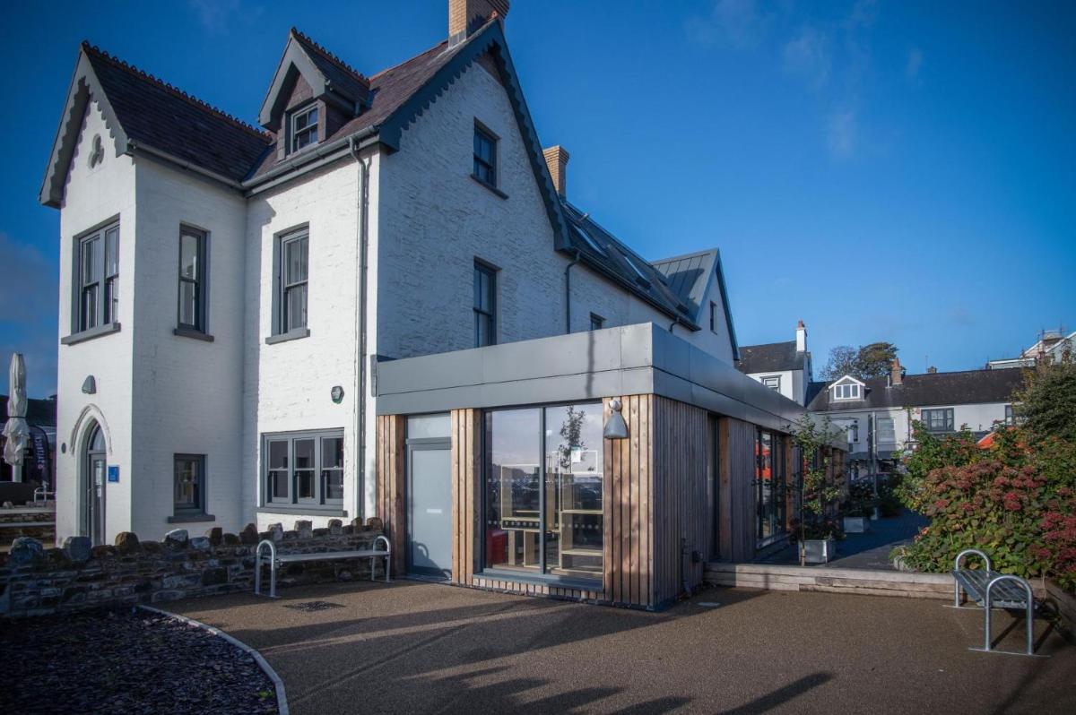 Ocean Cabins No 10 At The Square - Saundersfoot