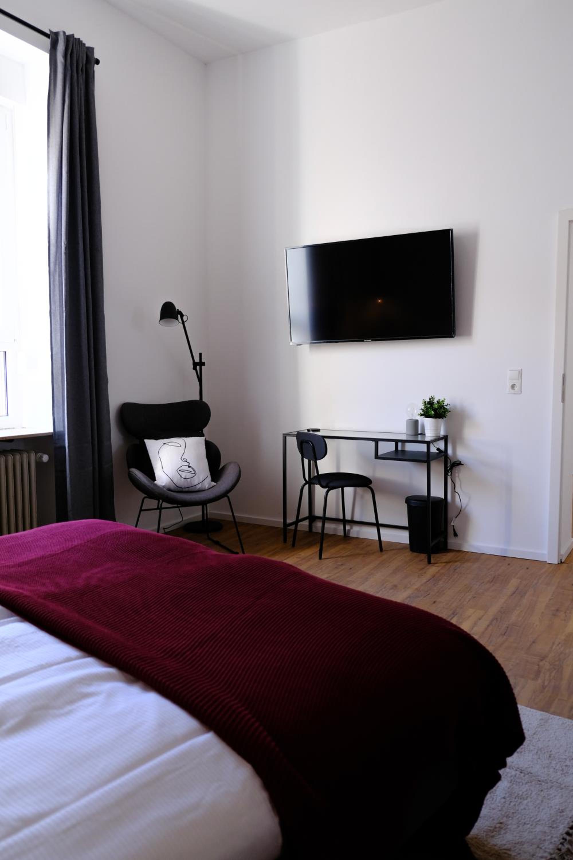 Honeybee Properties Ferienwohnungen Koblenz