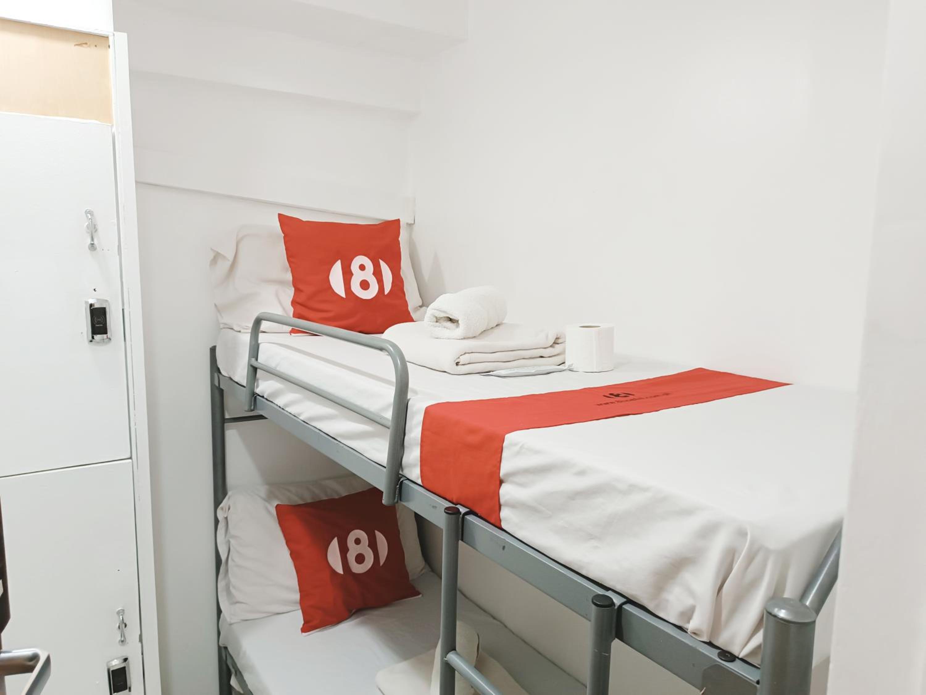 8Hostel
