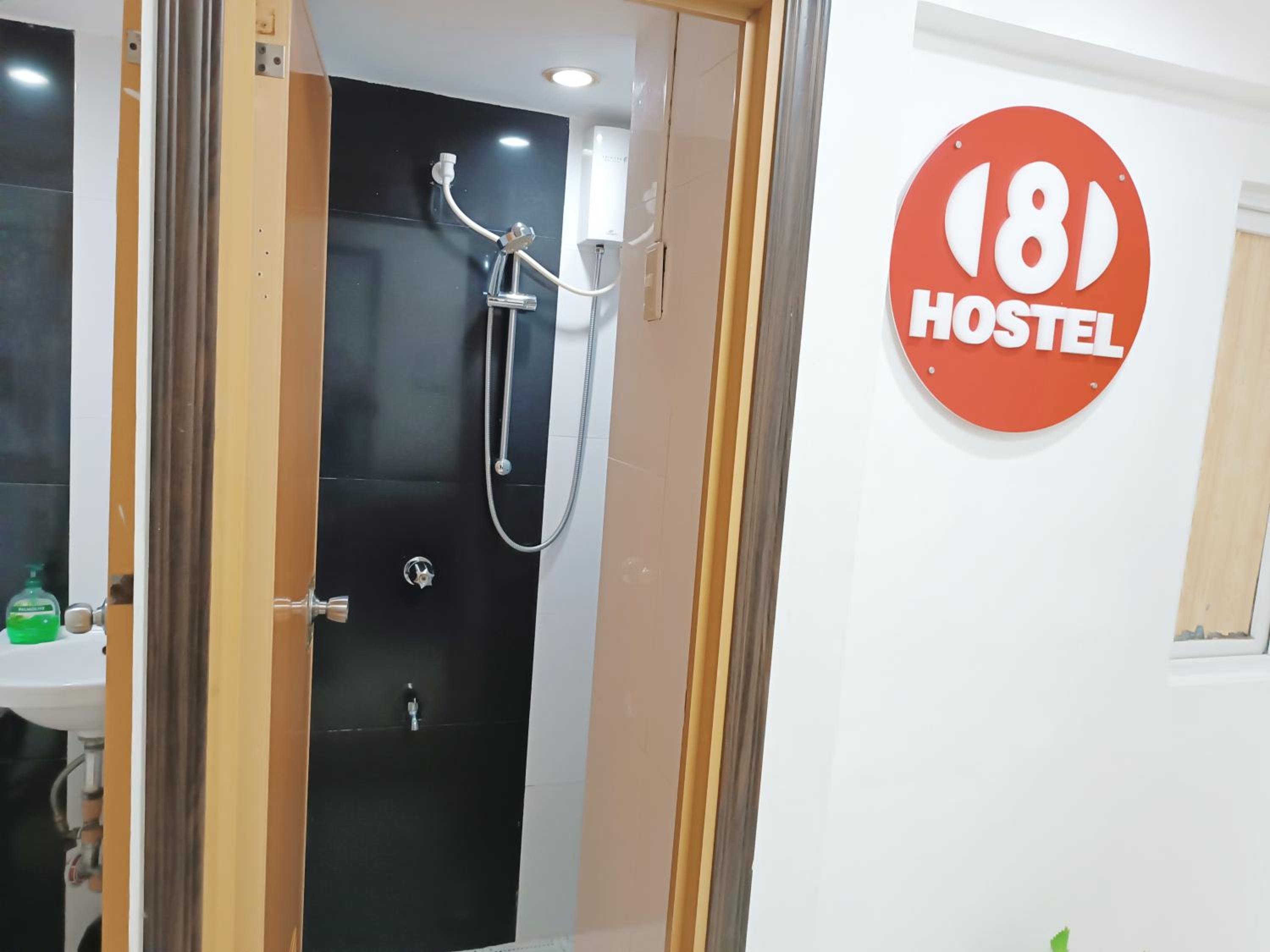 8Hostel