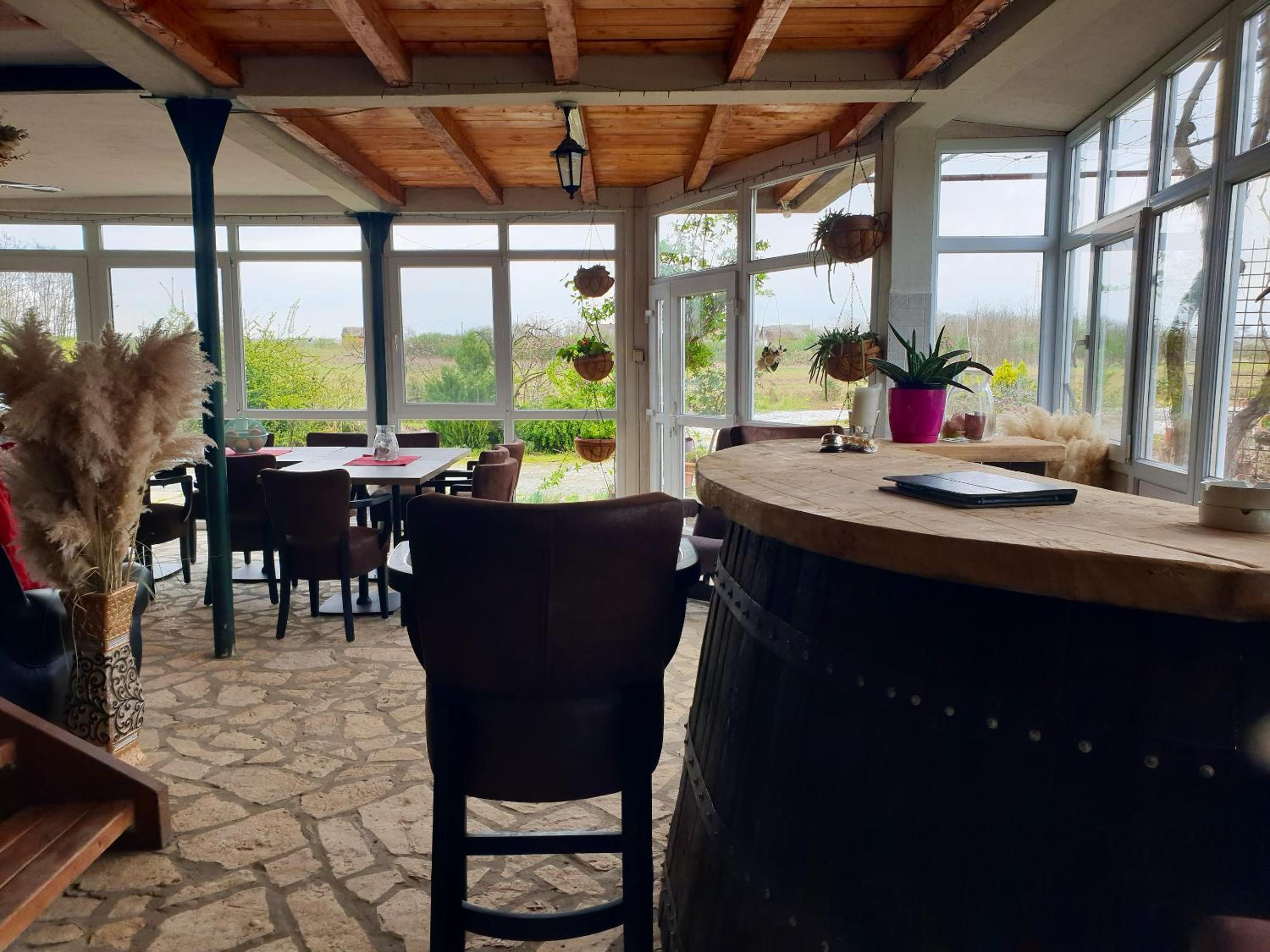 Modern Apartment with Garden View in Belišće - 76 m²
