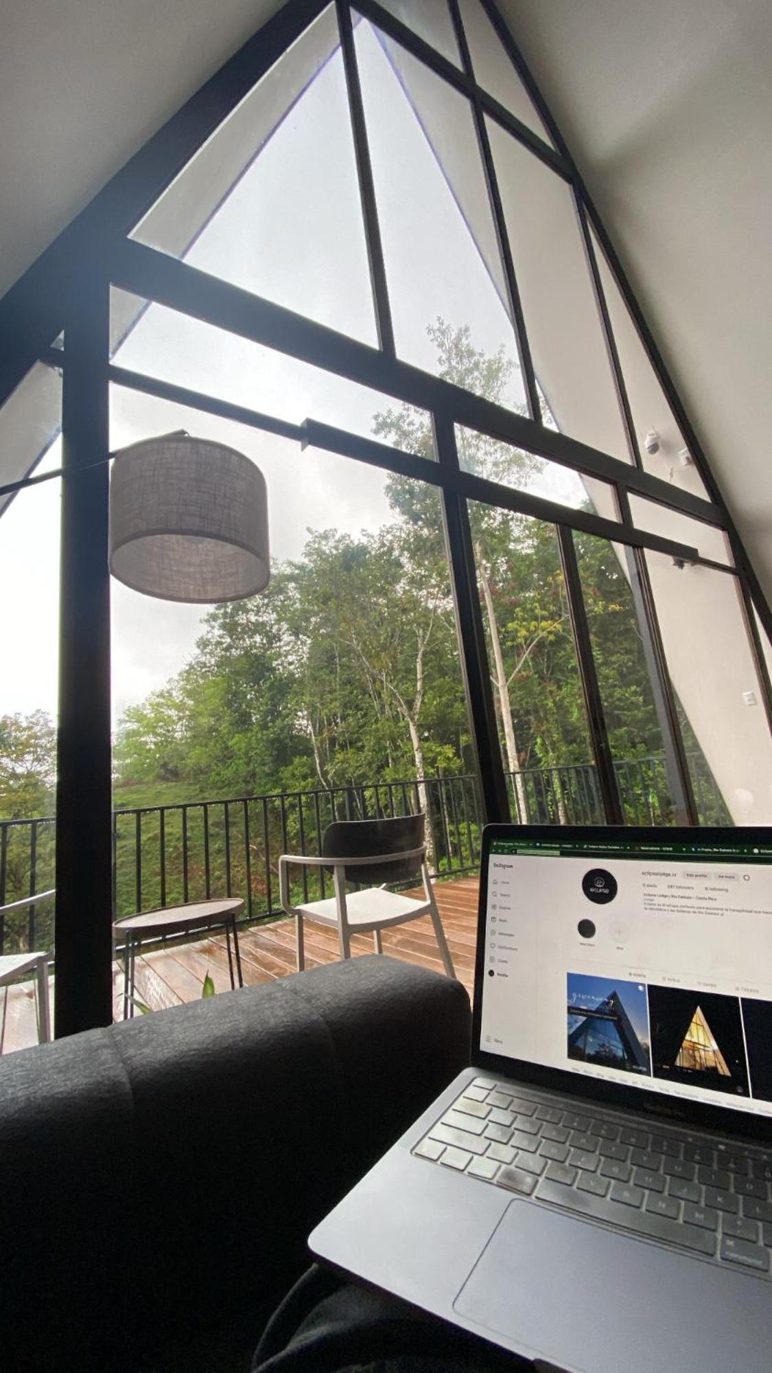 A-Frame, Rio Celeste in premises and close to park