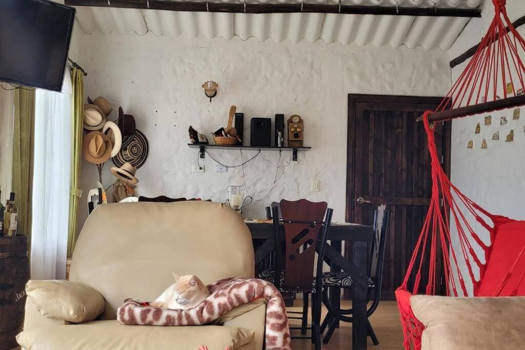 La Rosaleda - Hermosa finca, vista al lago, bosque privado y BBQ