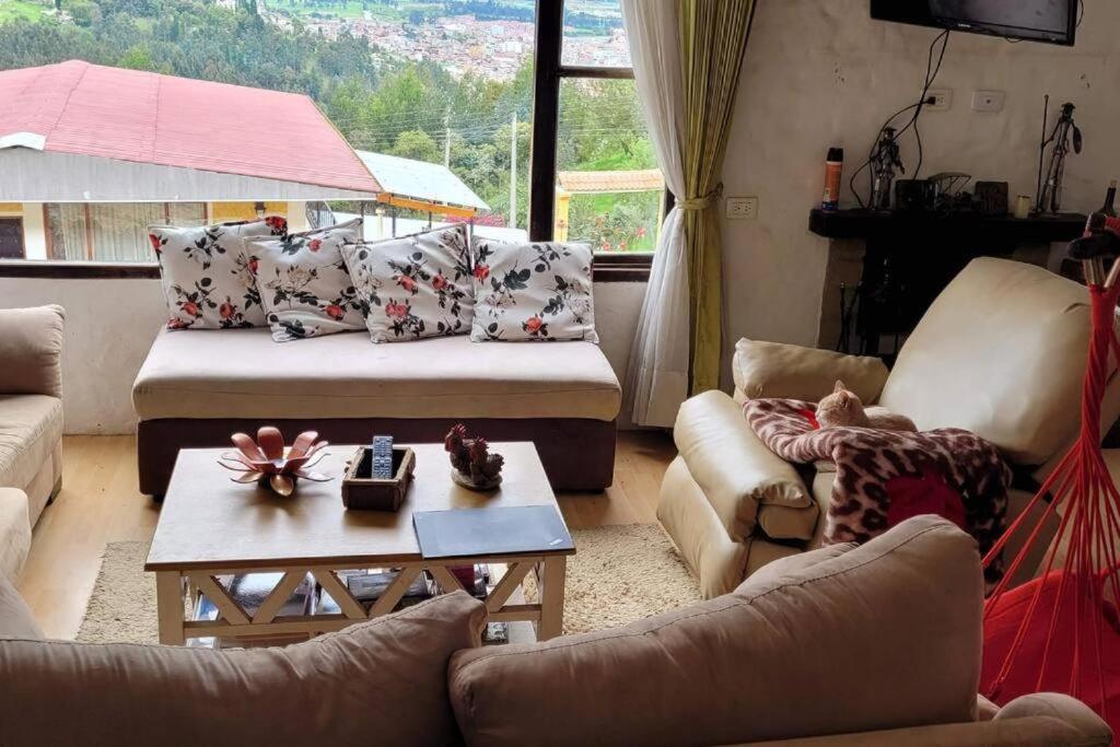 La Rosaleda - Hermosa finca, vista al lago, bosque privado y BBQ