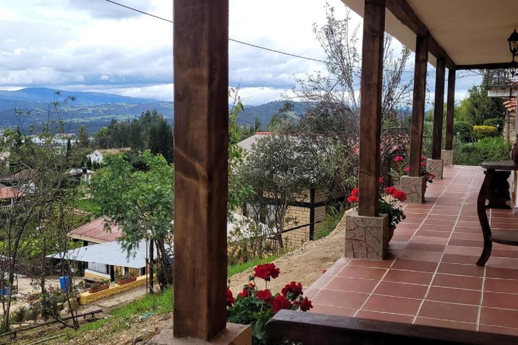 La Rosaleda - Hermosa finca, vista al lago, bosque privado y BBQ