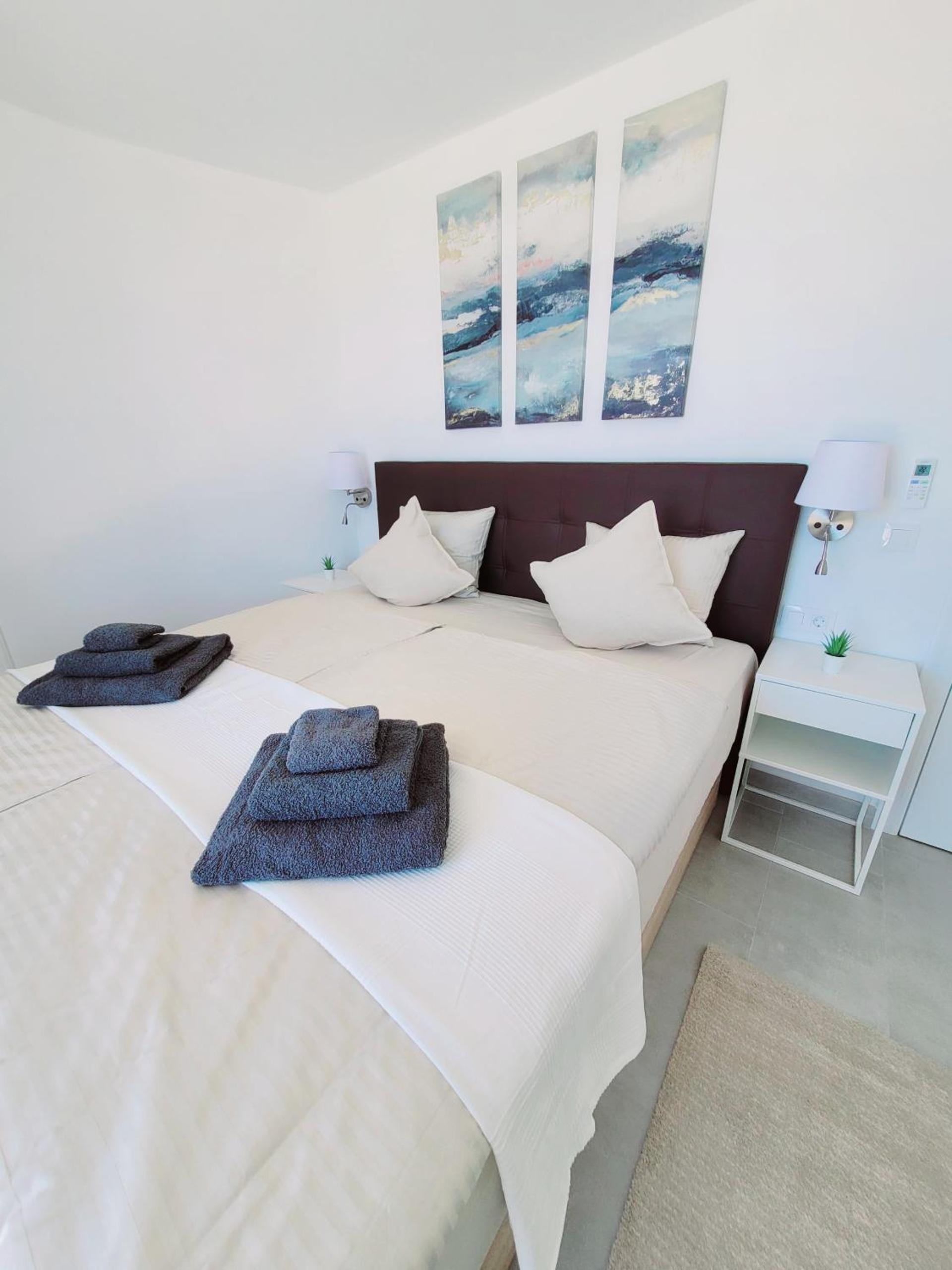 Ferienwohnung Tower Penthouse Parque Santiago I