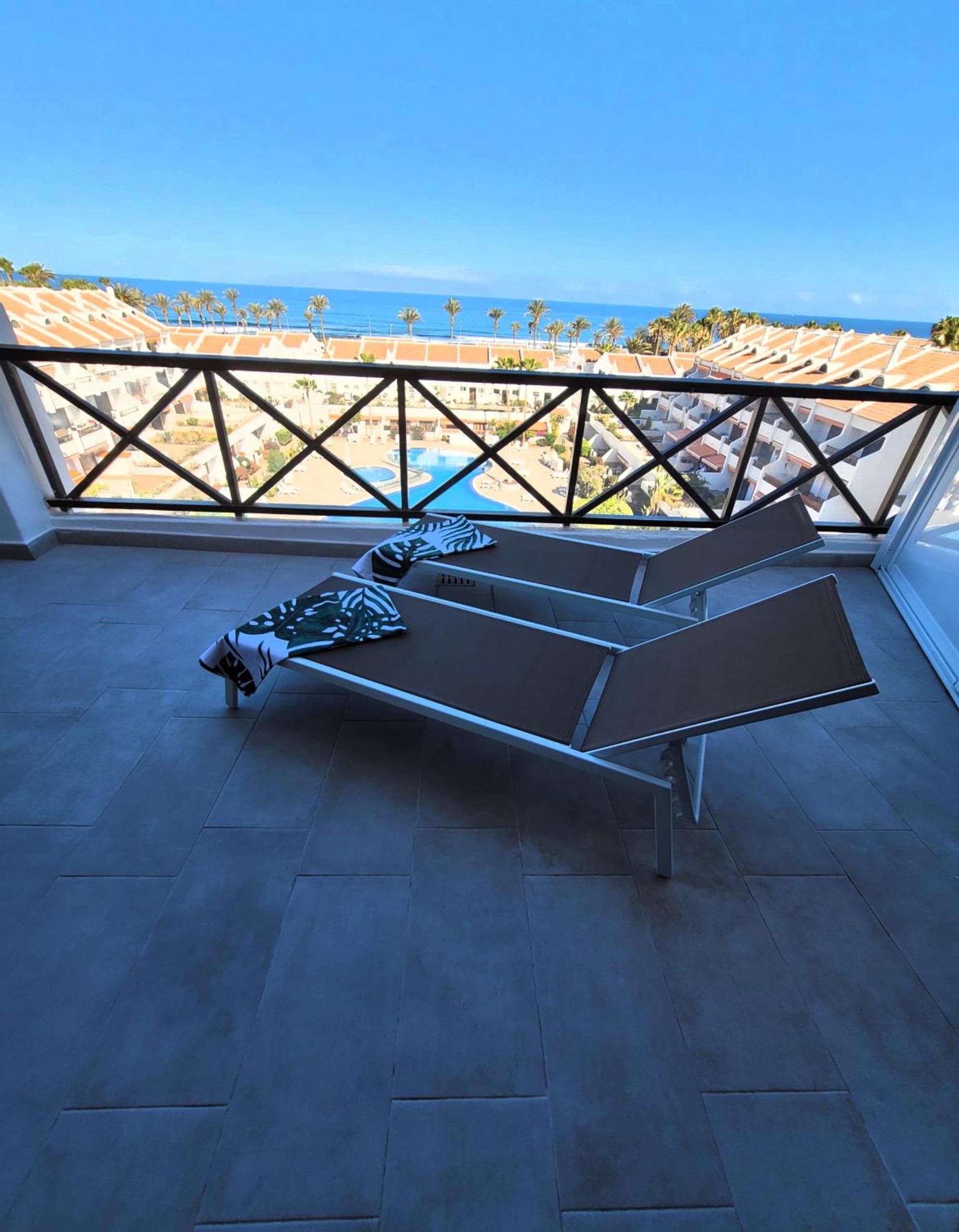 Ferienwohnung Tower Penthouse Parque Santiago I