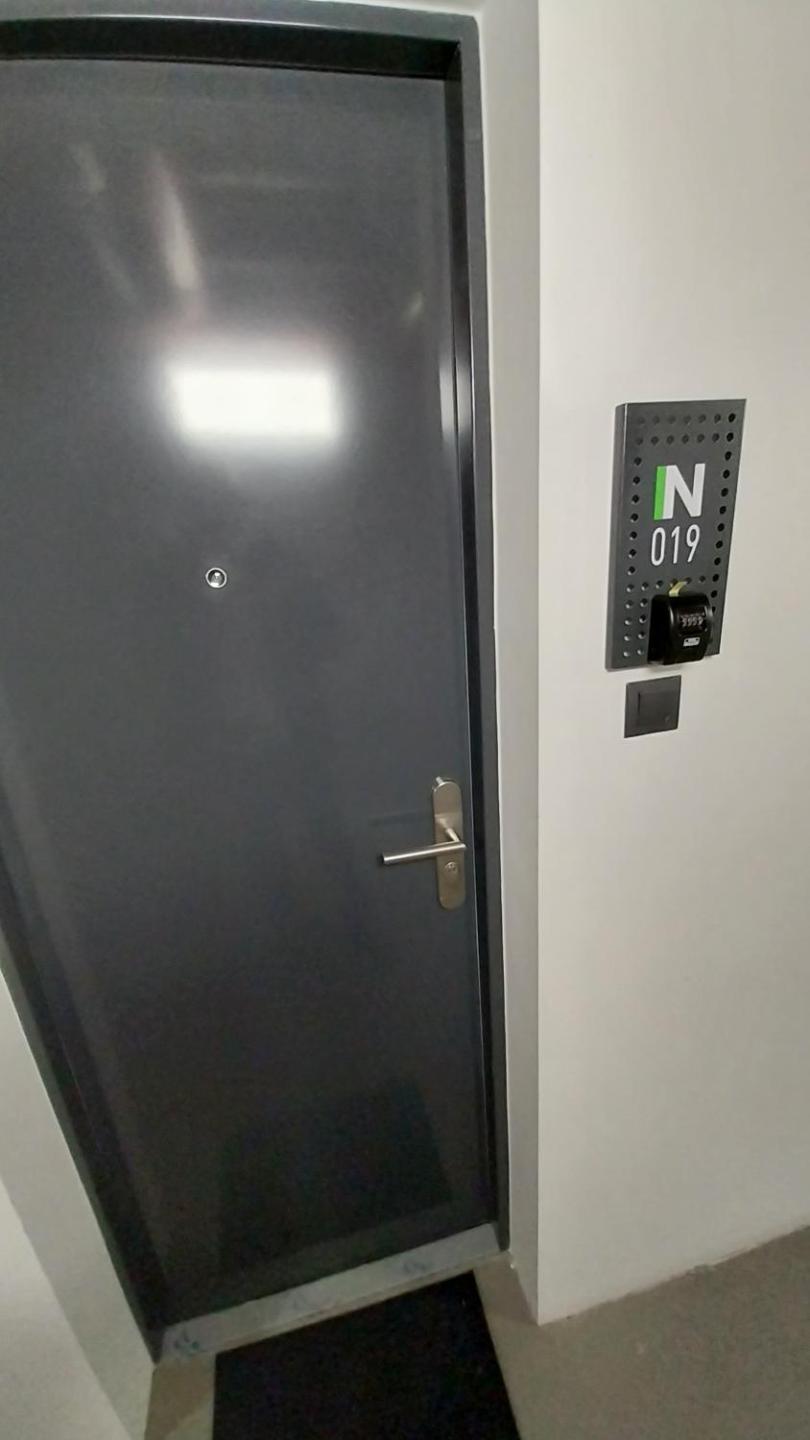 Peaceful Basement Apartment with Terrace & free GYM