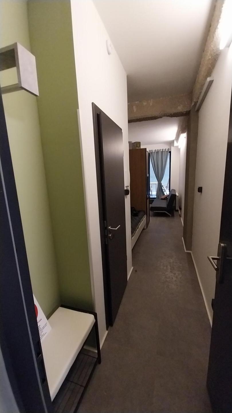 Peaceful Basement Apartment with Terrace & free GYM