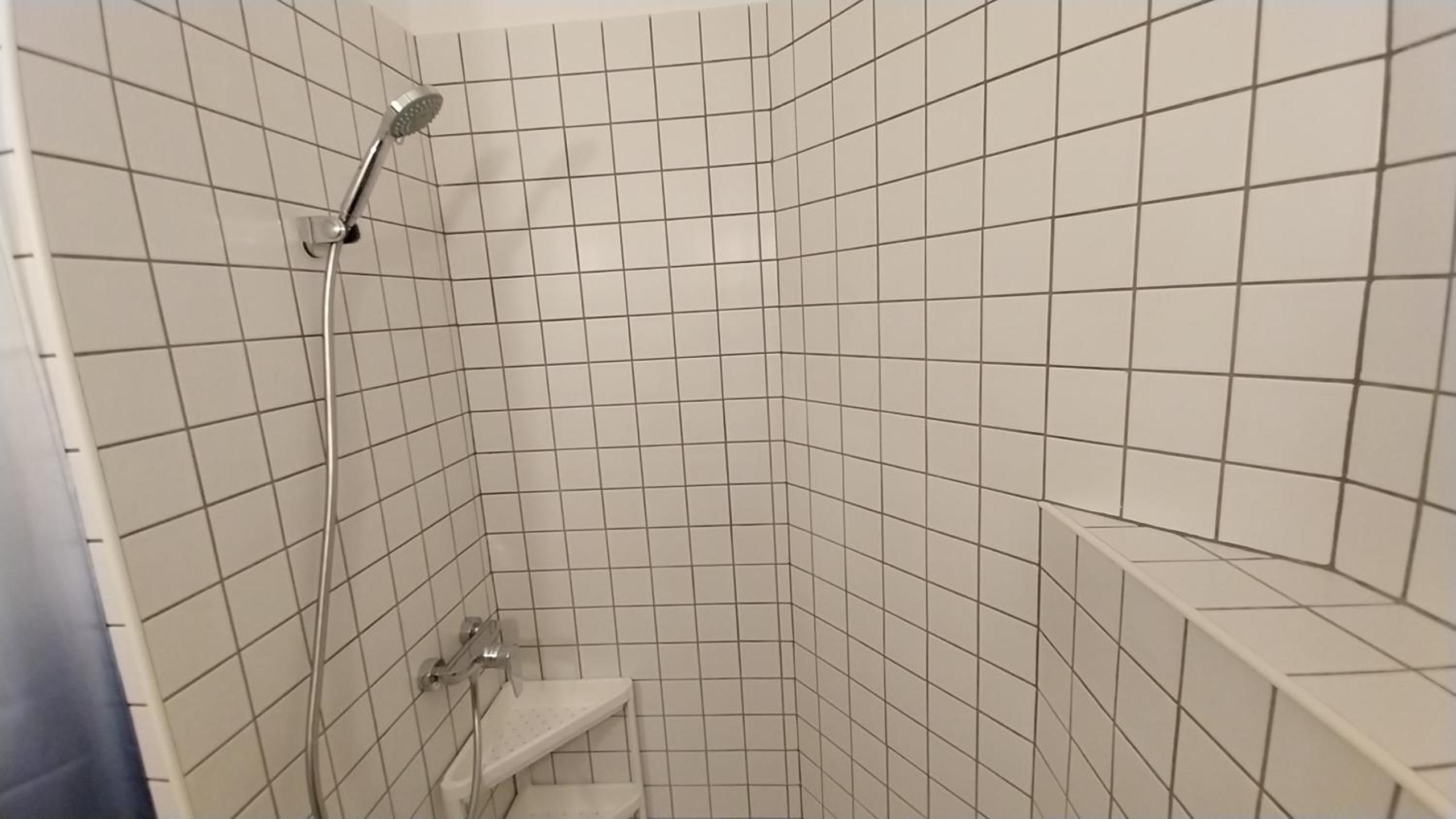 Peaceful Basement Apartment with Terrace & free GYM