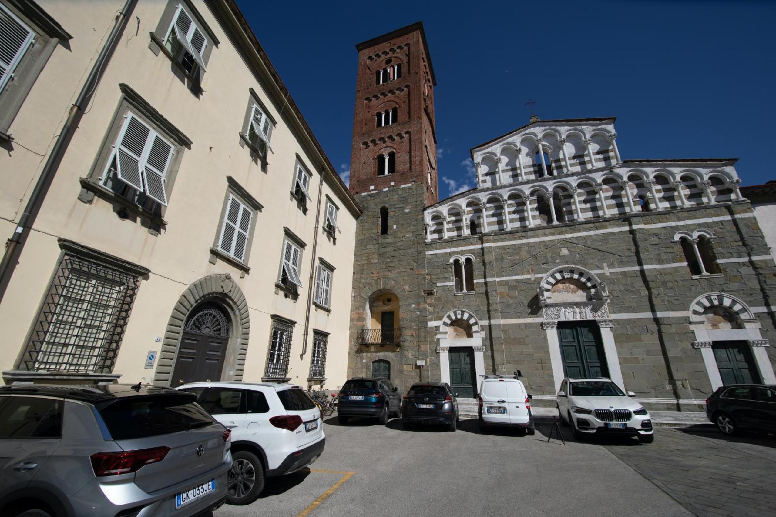 Venus Luxury Apartment in Center Town view 5