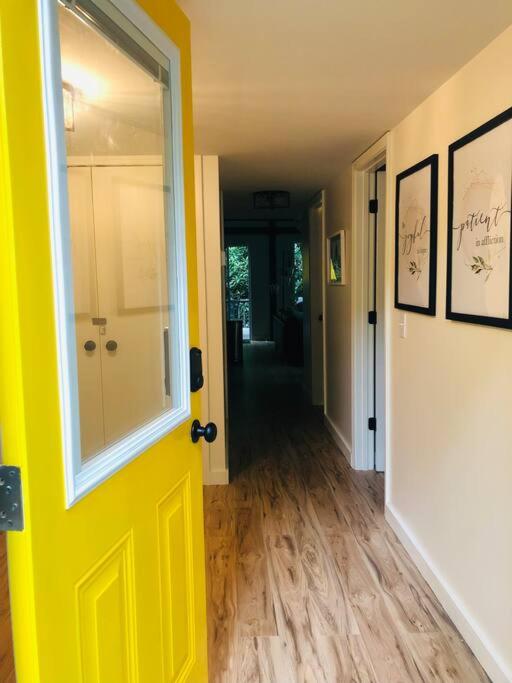Newly renovated A-frame 5 Min walk to main street