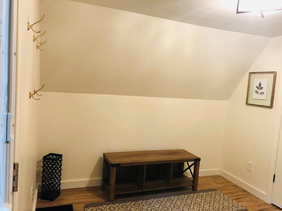 Newly renovated A-frame 5 Min walk to main street