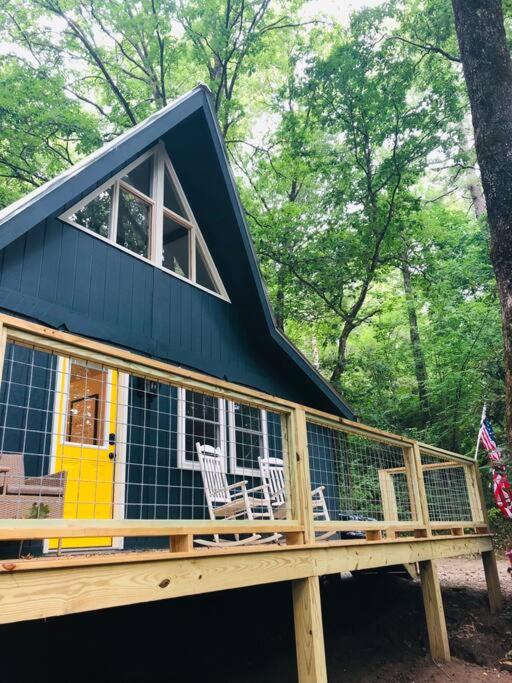 Newly renovated A-frame 5 Min walk to main street