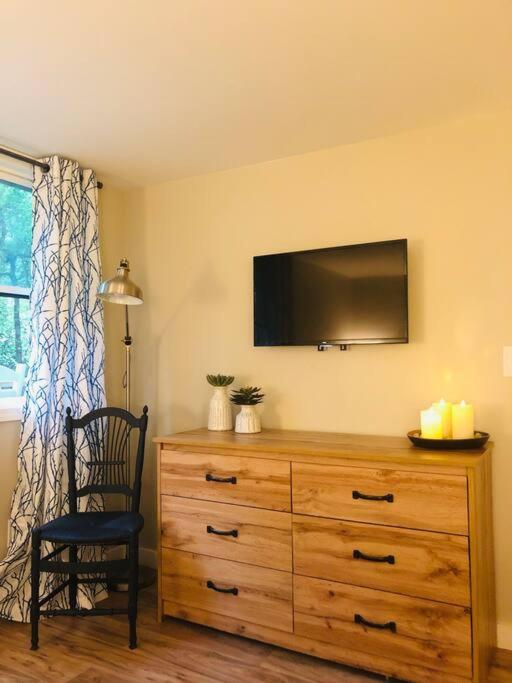 Newly renovated A-frame 5 Min walk to main street
