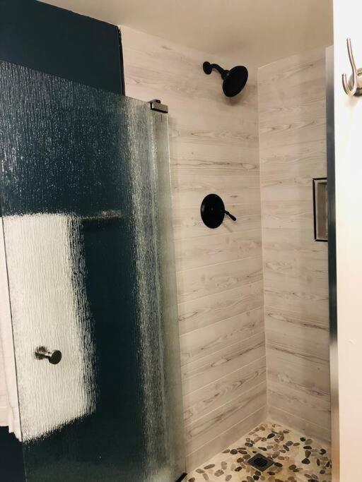 Newly renovated A-frame 5 Min walk to main street