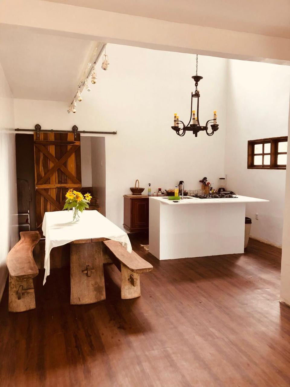 Casa em Alto Paraíso com vista para as montanhas no Eldorado ao lado do centro
