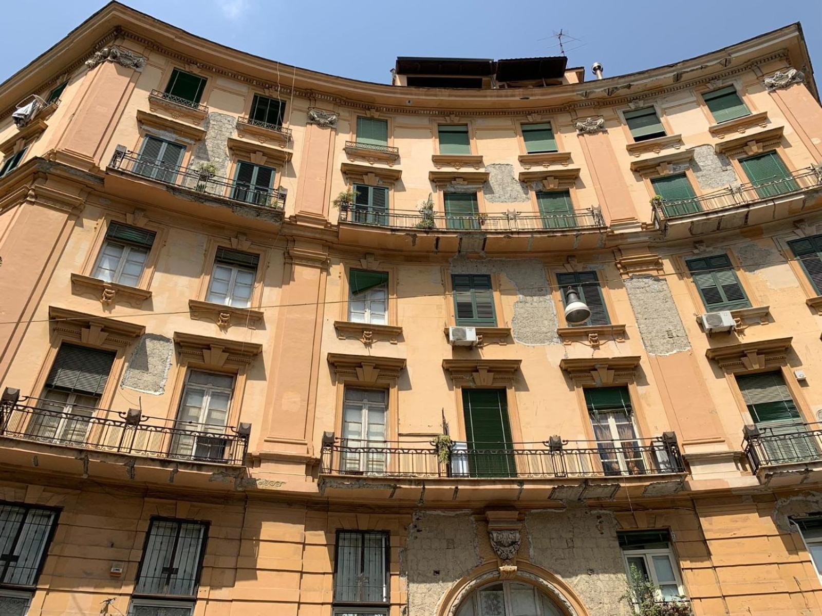 VIVI A NAPOLI