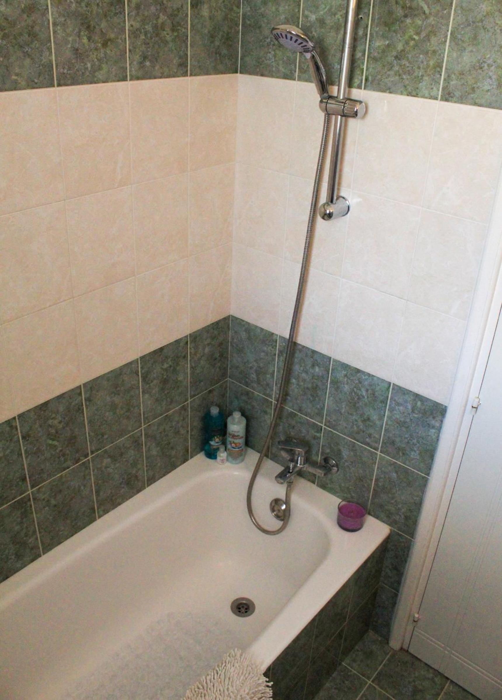 Cozy 1 bedroom apartment in walking distance to the municipal beach
